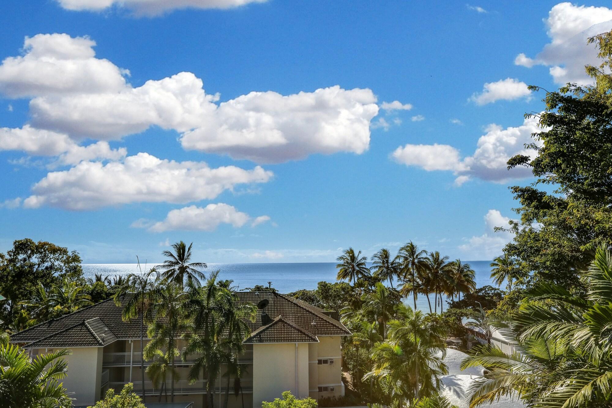 On The Beach Apartments Trinity Beach Bagian luar foto